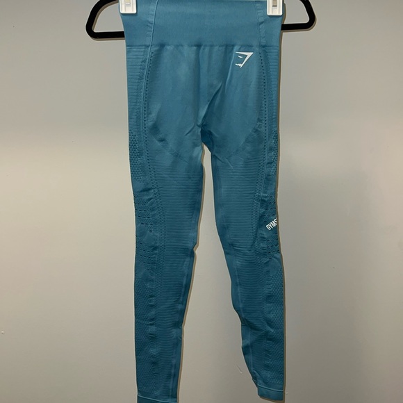 Gymshark Workout Set - Picture 6 of 9